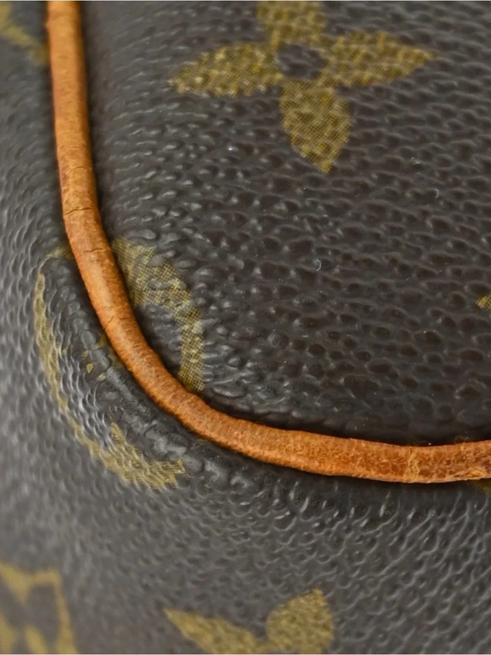 Authentic Louis Vuitton rare Mini speedy sac with strap